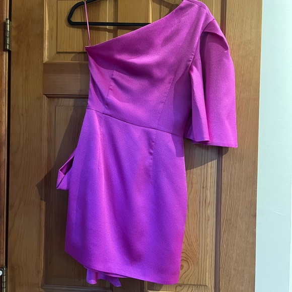 Solace London gorgeous pink one shoulder dress - Picture 3 of 8